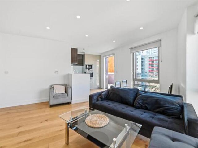 Room for sale in Canning Town, Greater London