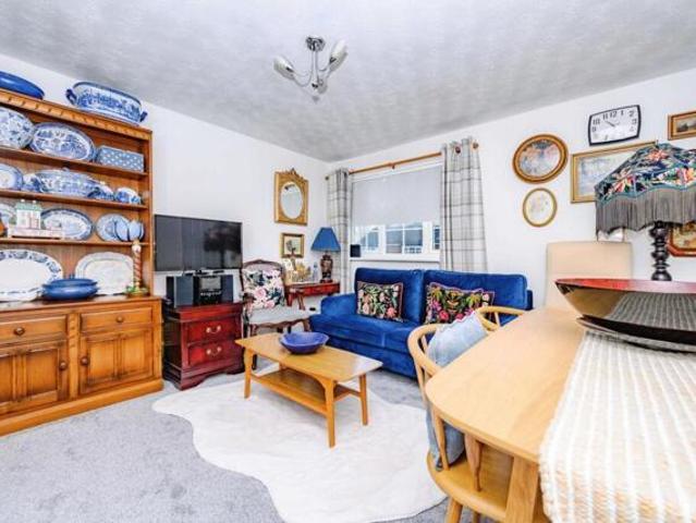 Room for sale in Spring Park, Luton