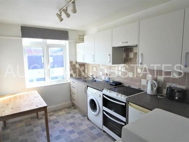 Room for sale in Potters Bar, Isle Of Man