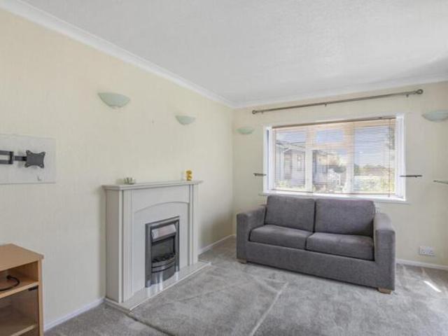 Room for sale in Lambourne, Epping