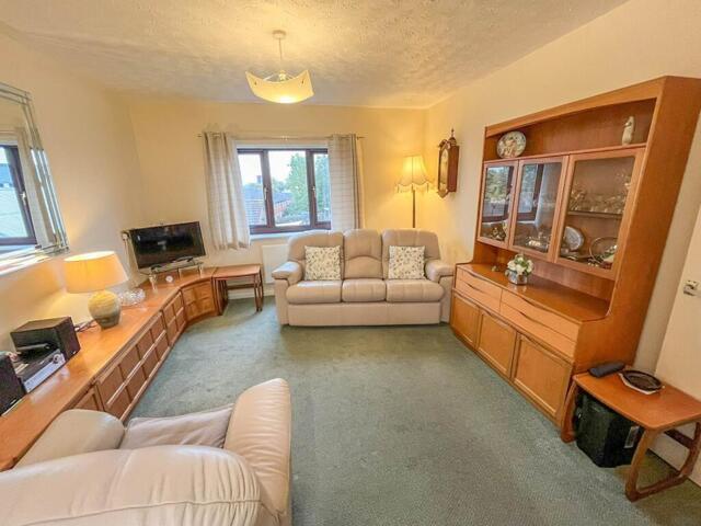 Room for sale in New Bilton