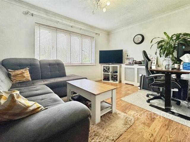 Room for sale in Little Sandhurst