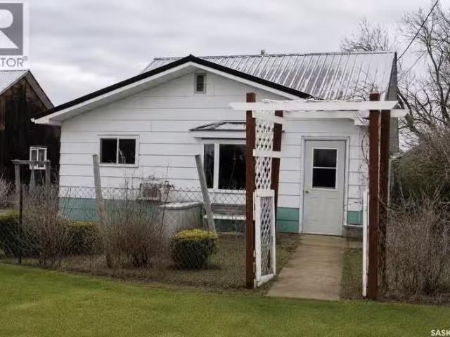 House for sale in Gravelbourg, Saskatchewan