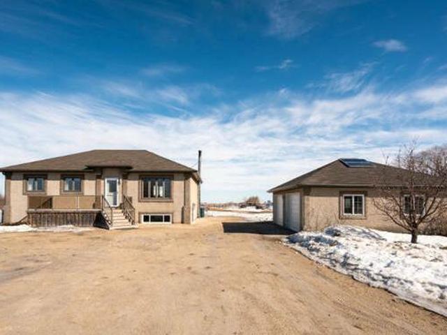 House for sale in East St. Paul, Manitoba