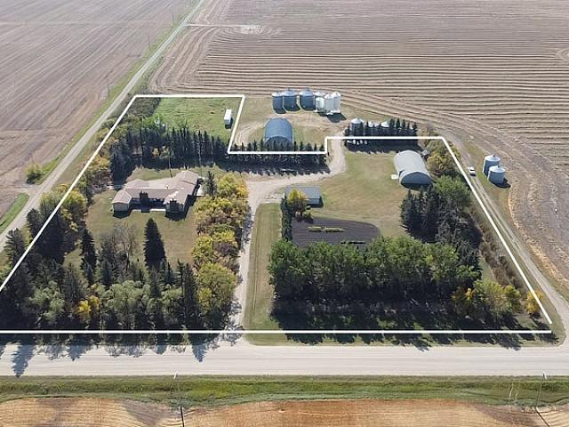 House for sale in Crossfield, Alberta