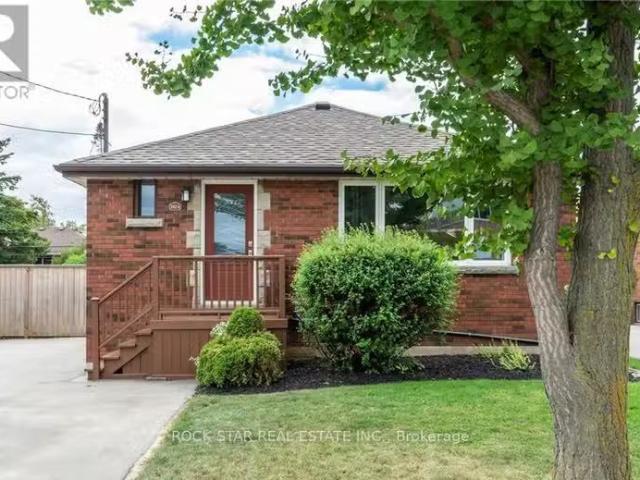 House for sale in Ancaster, Ontario
