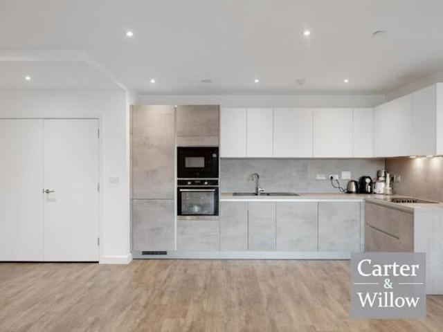 Apartment for sale in Greater London
