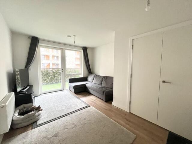 Apartment for sale in Barking, Thames View