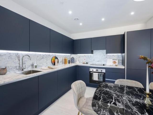 Apartment for sale in Barnet, West Hendon