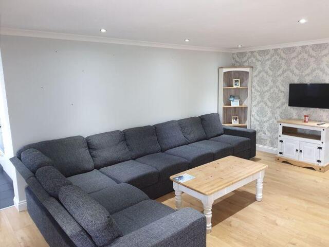 Apartment for sale in Barnet, Canons Park