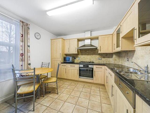 Apartment for sale in Barnet, Stanmore