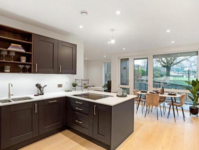 Apartment for sale in Barnet, West Finchley