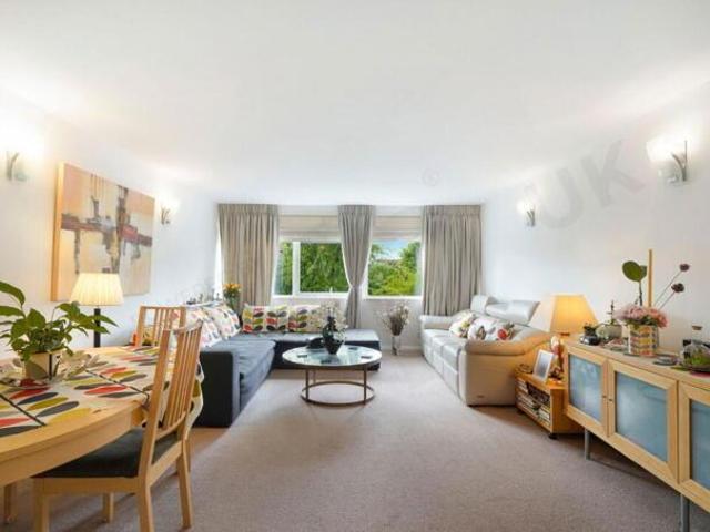 Apartment for sale in Barnet, Church End