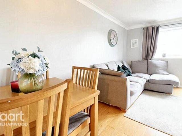 Apartment for sale in Barnet, Elstree and Borehamwood
