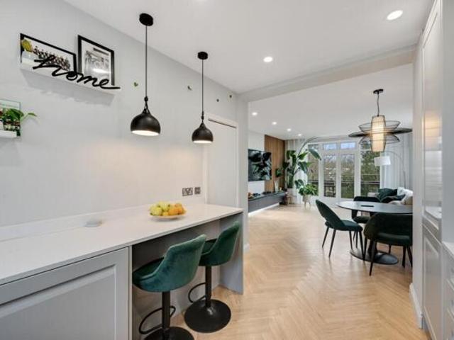 Apartment for sale in Beckenham, Greater London