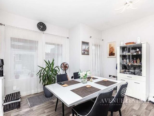 Apartment for sale in Boscombe, Bournemouth