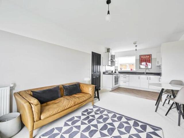 Apartment for sale in Bromley, Elmstead