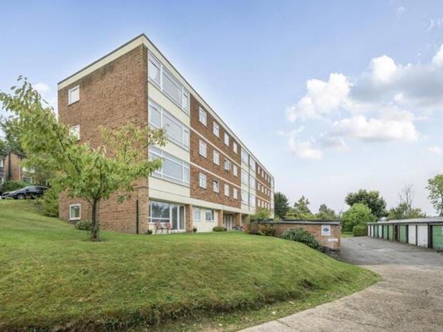 Apartment for sale in Totteridge, Cressex