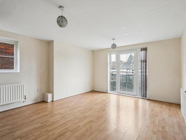 Apartment for sale in Connaught Park, Bushey