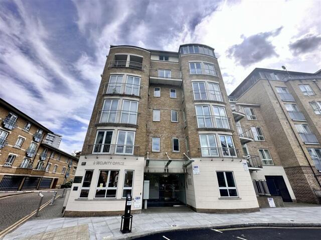 Apartment for sale in Camden Town, Westbourne Green