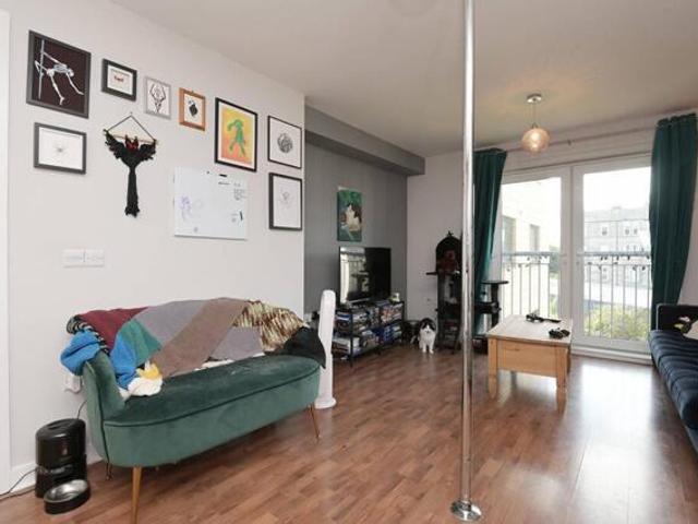 Apartment for sale in Leith, Scotland
