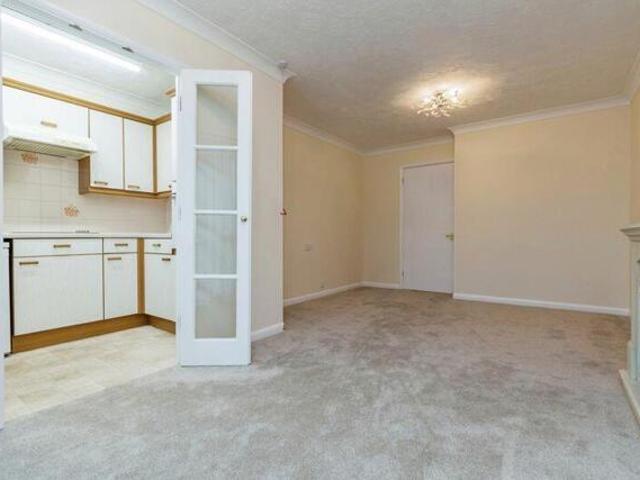 Apartment for sale in Croydon, Wallington