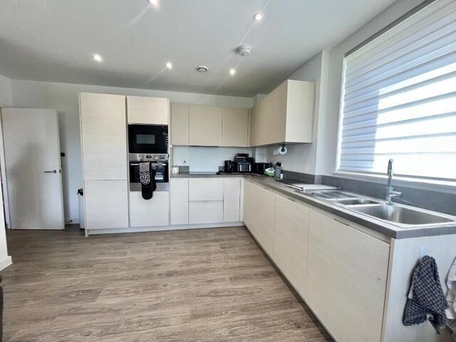 Apartment for sale in Dagenham, Barking And Dagenham