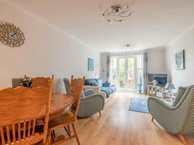 Apartment for sale in Datchet, Myrke