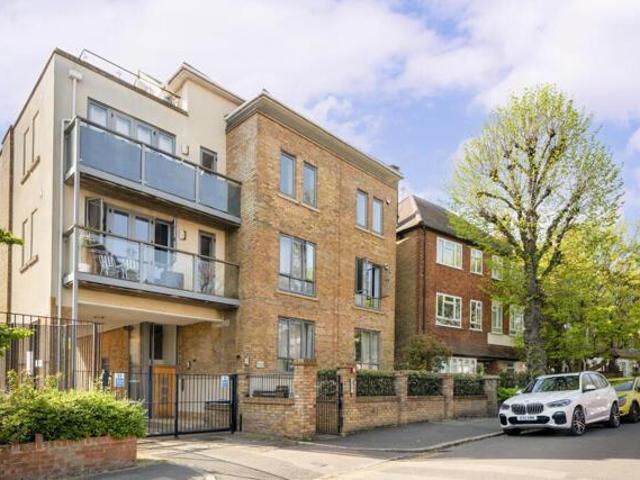 Apartment for sale in London Borough of Ealing, Hanwell