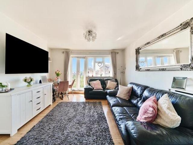 Apartment for sale in Finchley, Church End