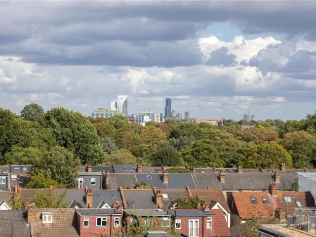 Apartment for sale in London Borough of Ealing, Hanwell