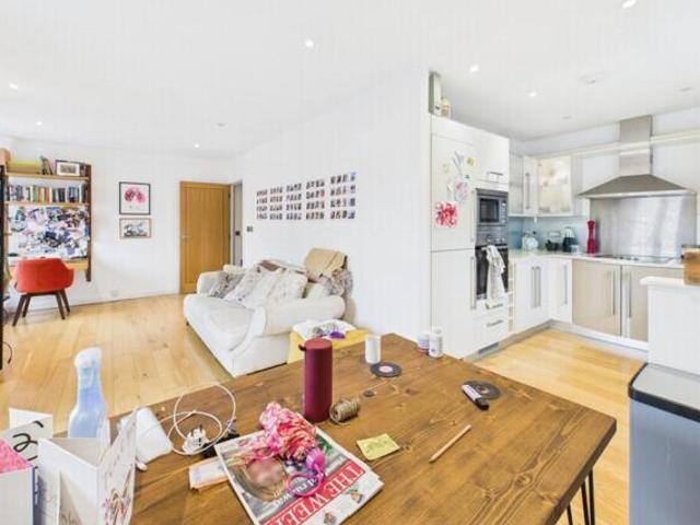 Apartment for sale in Perryfields, West Sussex