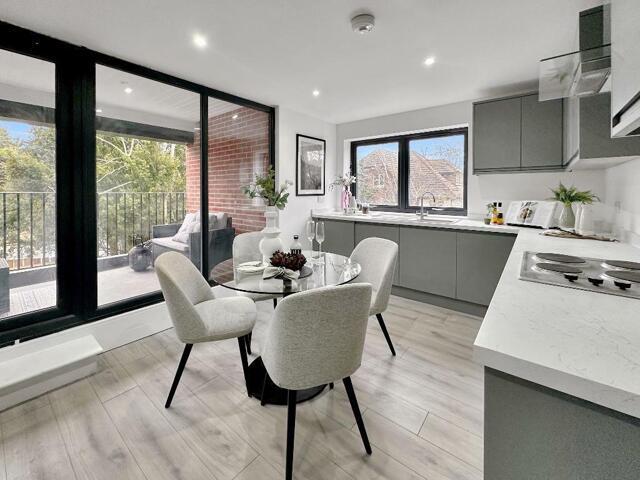 Apartment for sale in Kenley, Caterham on the Hill
