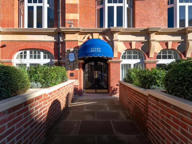 Apartment for sale in Kensington, Greater London