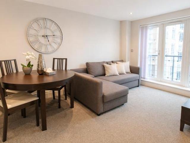 Apartment for sale in Norbiton, Greater London