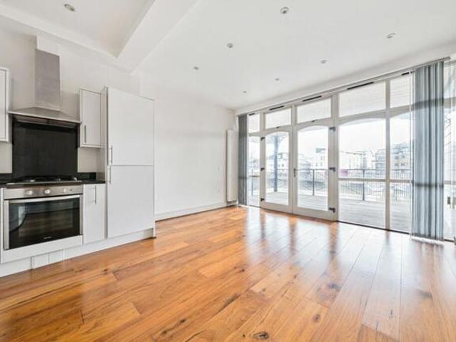Apartment for sale in Kingston Upon Thames, Surbiton