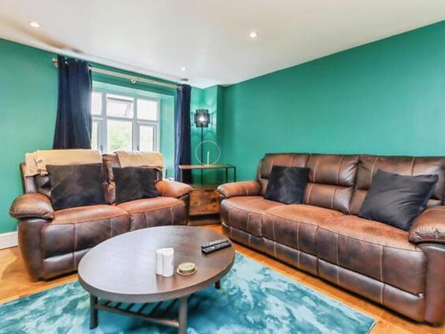 Apartment for sale in Dolywern, Wales