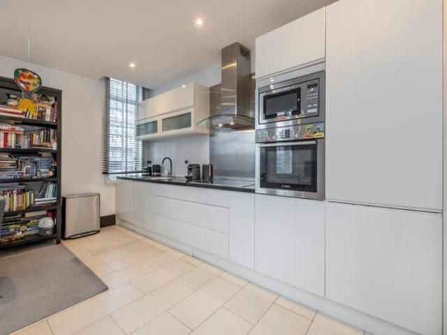 Apartment for sale in West Smithfield, Lyons