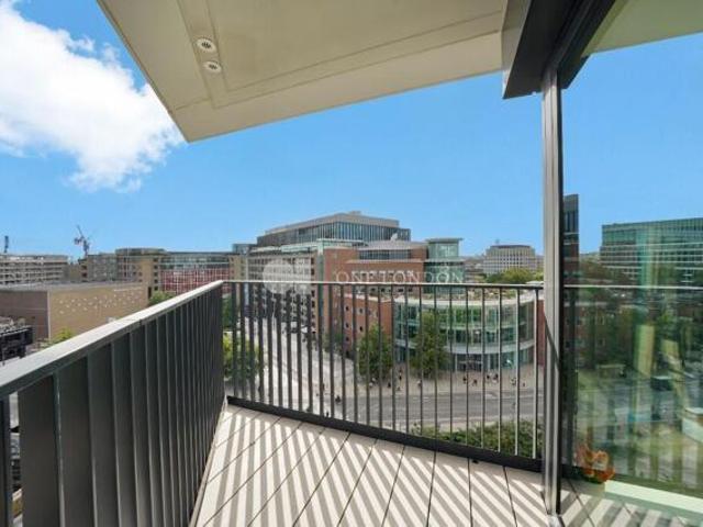Apartment for sale in Shepherd's Bush, Greater London
