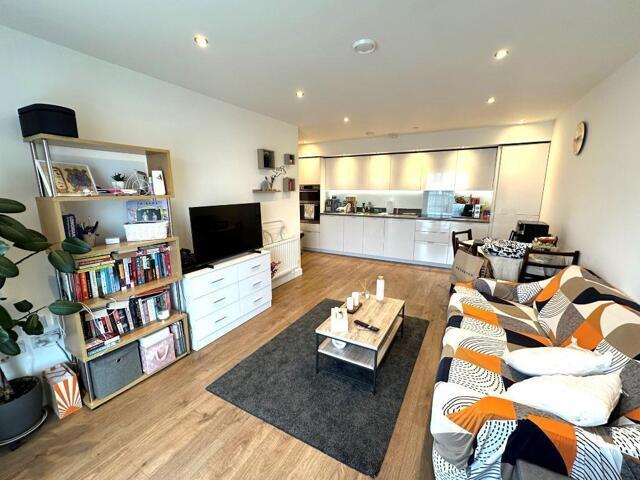 Apartment for sale in Spring Park, Luton