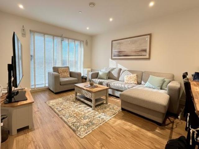 Apartment for sale in Spring Park, Luton