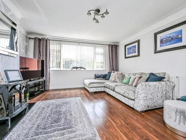 Apartment for sale in Maghull, Kennessee Green
