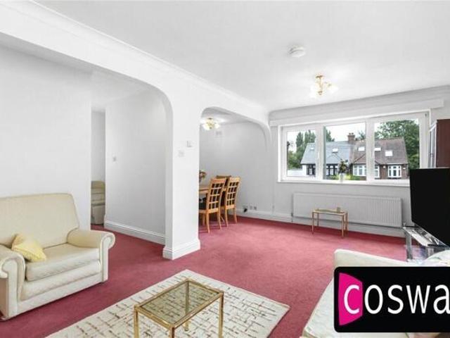 Apartment for sale in Mill Hill, Hendon