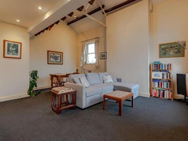 Apartment for sale in Baildon, West Yorkshire