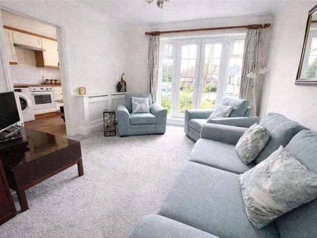 Apartment for sale in Crofton, Greater London