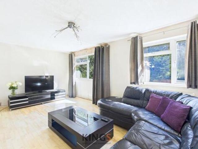 Apartment for sale in Oakmere, Potters Bar