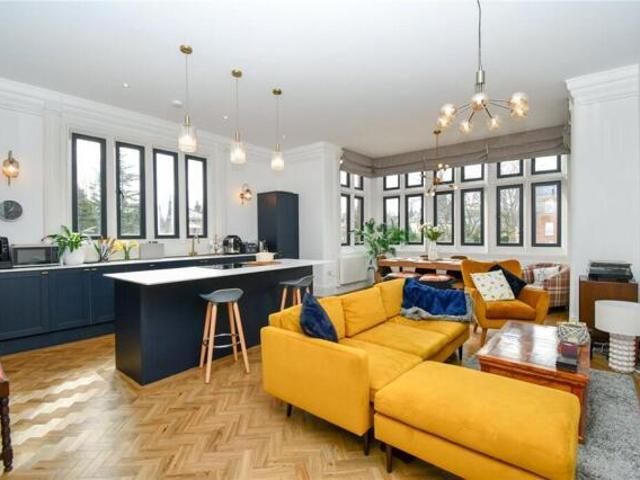 Apartment for sale in Prenton, Claughton