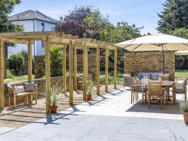 Apartment for sale in Teddington, Hampton Wick