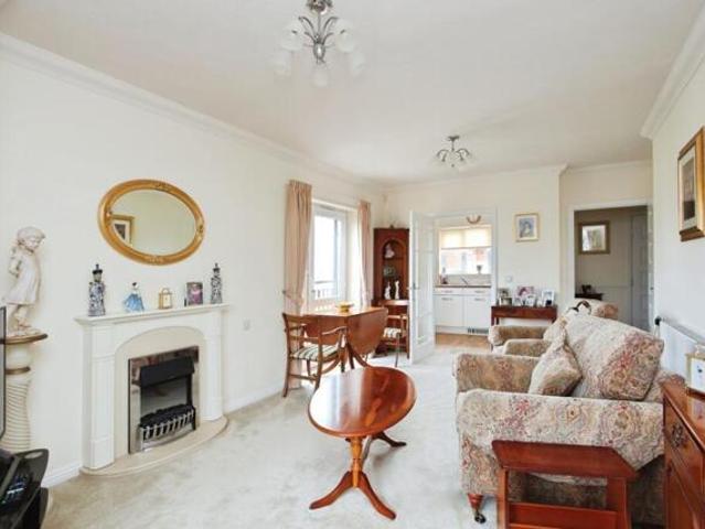 Apartment for sale in Brook Street, Bourne Vale