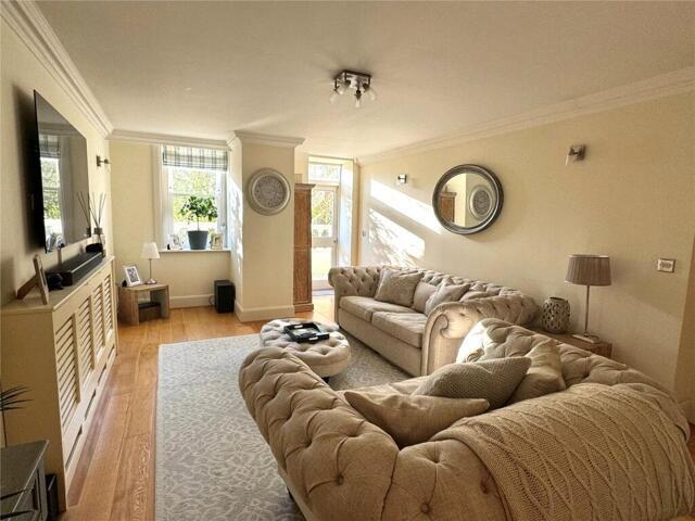 Apartment for sale in Nevill Park, Sandown Park